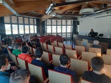 Lezione di "Autonomia" agli studenti della Fondazione Mach 